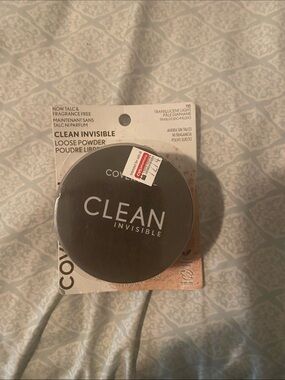 COVERGIRL Clean Invisible Loose Powder - Black and White Packaging